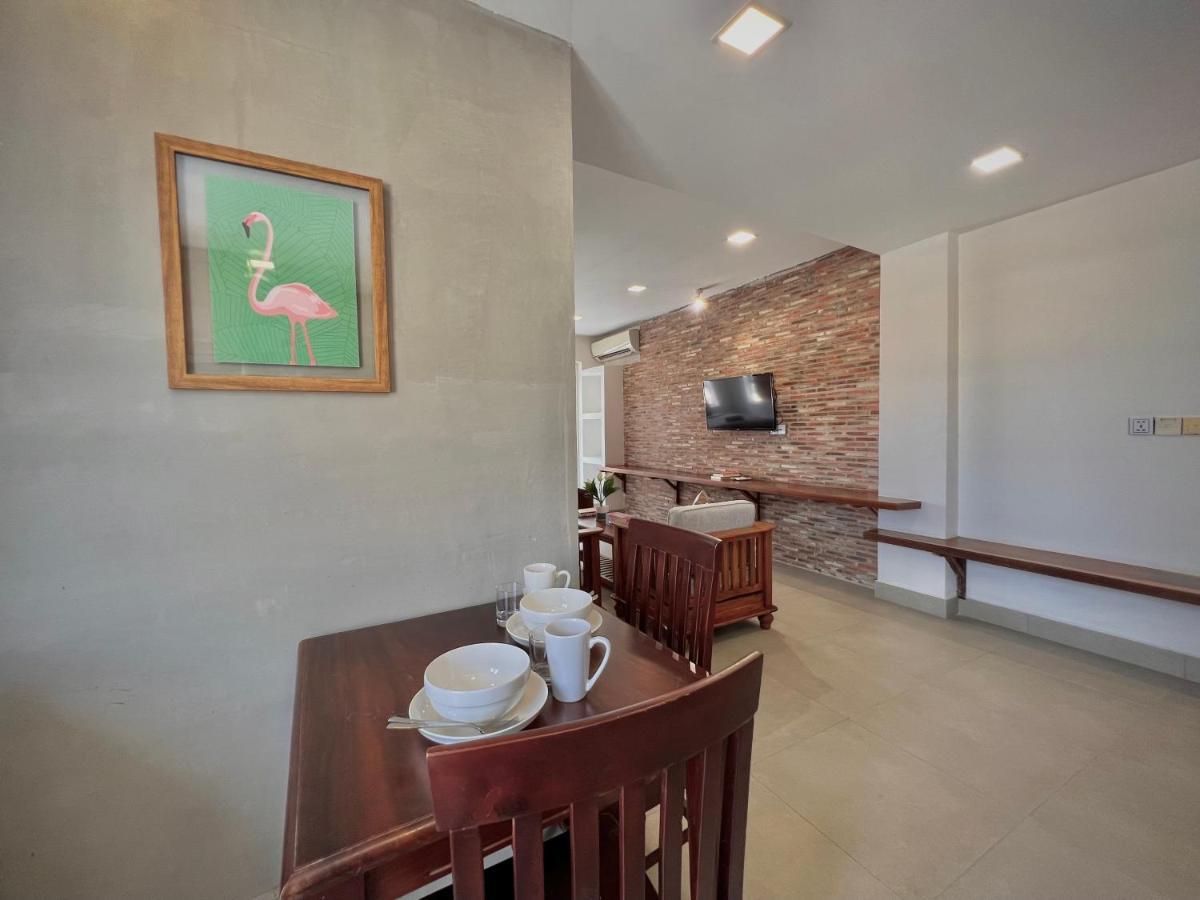 Wh Bassac Residence Phnom Penh Exterior foto